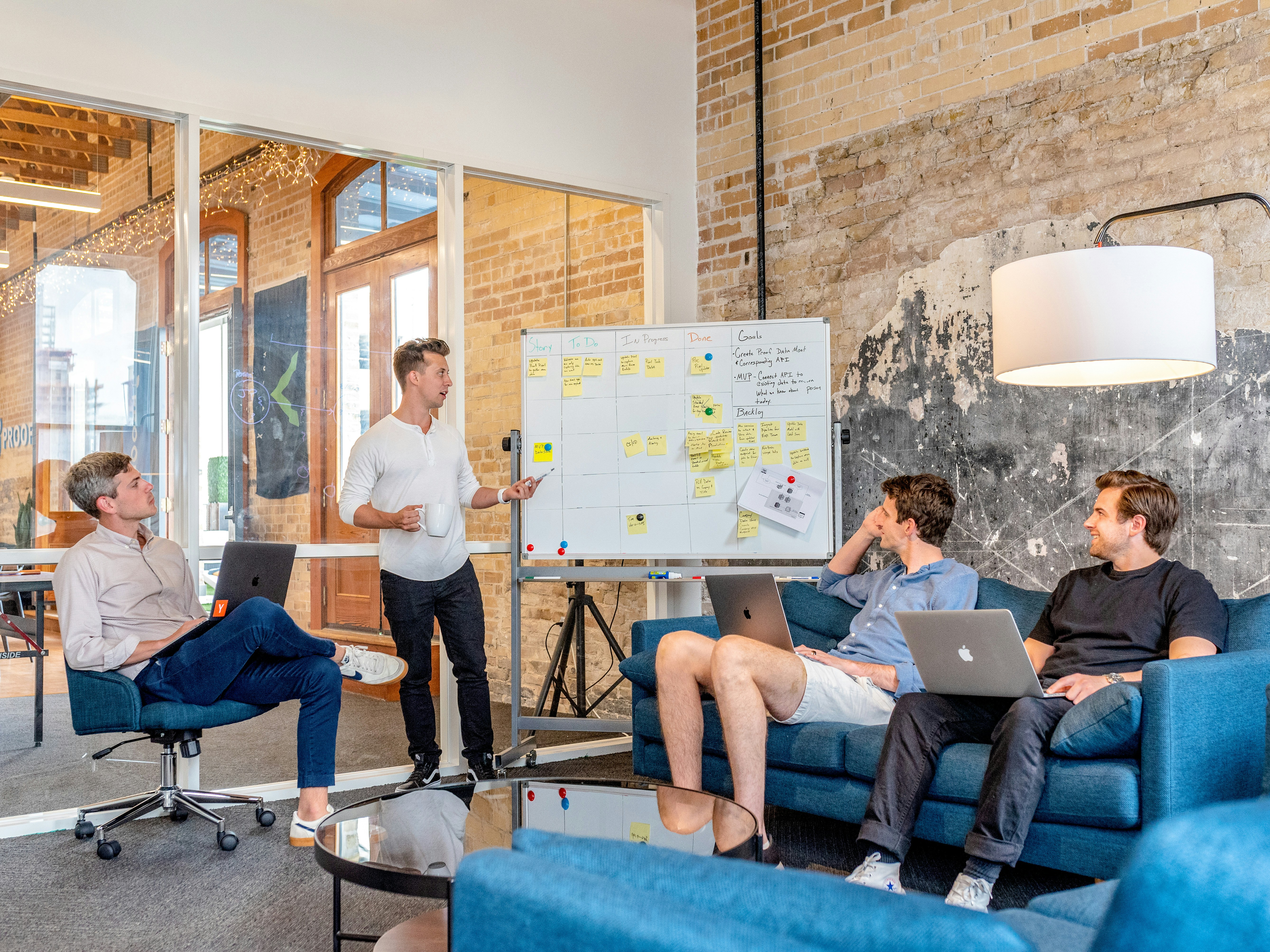 Succeeding in Your Projects: From Organization to Final Delivery