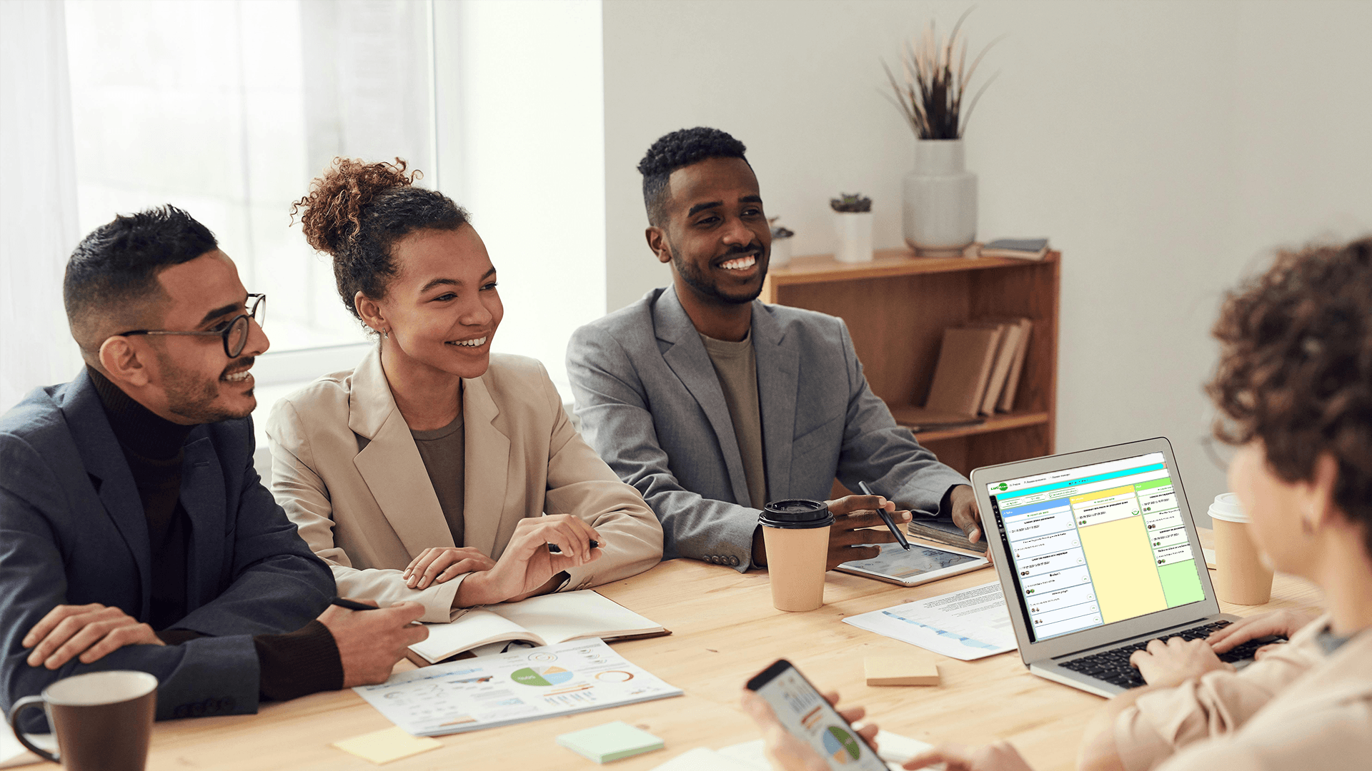 LUCKiwi Interface – Complete project management solution with Gantt, Kanban, and dashboards
